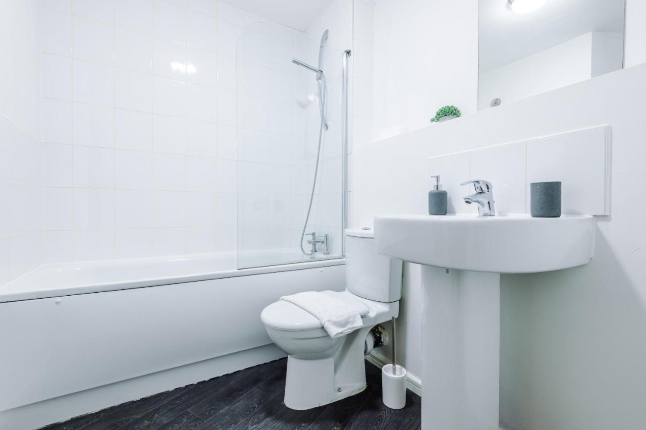 2 Bed Apartment With Balcony Private Parking Near Etihad Stadium, Coop Live 曼彻斯特 外观 照片